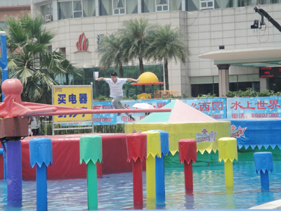 图为高压公司员工闯关中